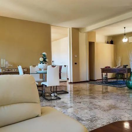 Bellissima Immersa Nelle Colline Lucchesi Holiday home *